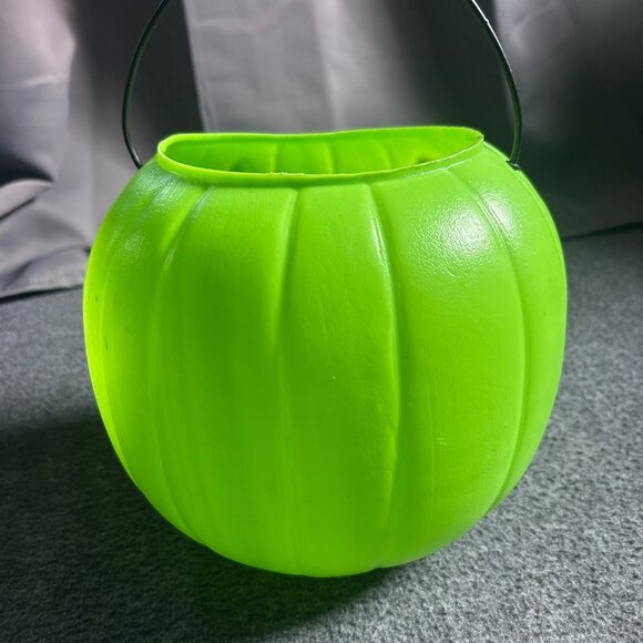 General Foam Blow Mold Jack-O-Lantern Pumpkin Candy Bucket Pail Neon Green USA - Picture 5 of 11